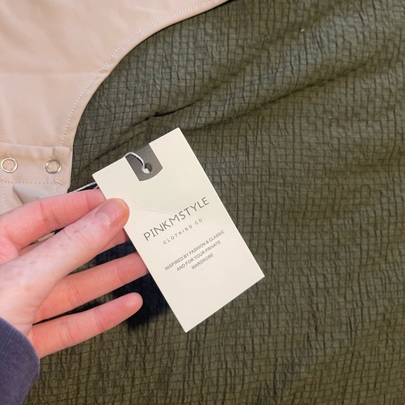 Short Sleeve Nude bodysuit - Picture 3 of 7